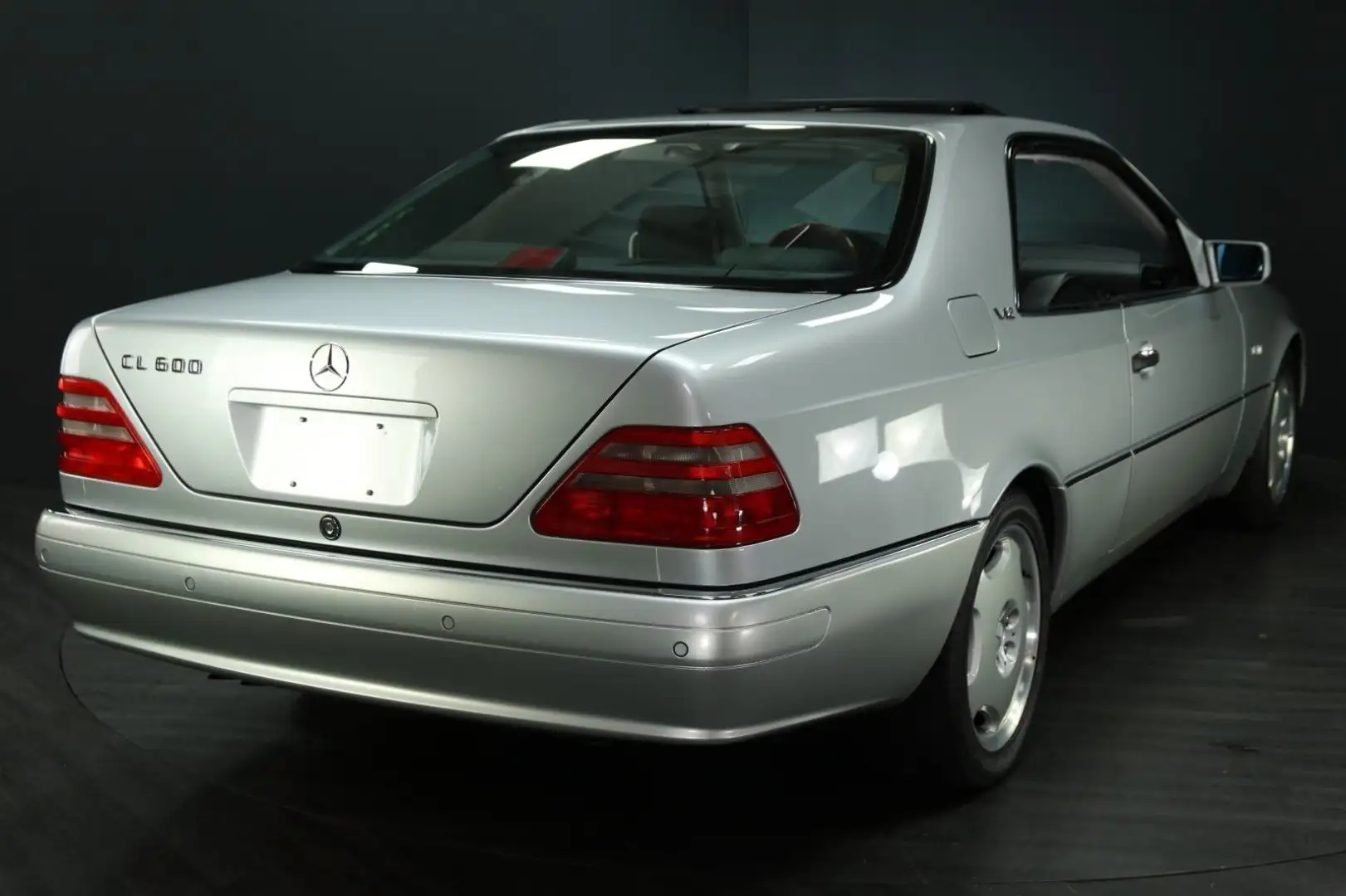 Mercedes-Benz CL 600 nur 19.694 km, phantastischer Zustand ! Argent - 2