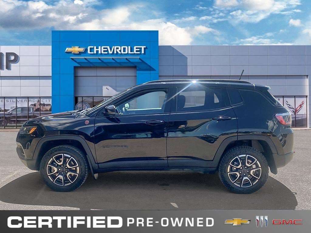 2025 Jeep Compass Trailhawk 4X4 | Leather | Sunroof | Nav | Remote S