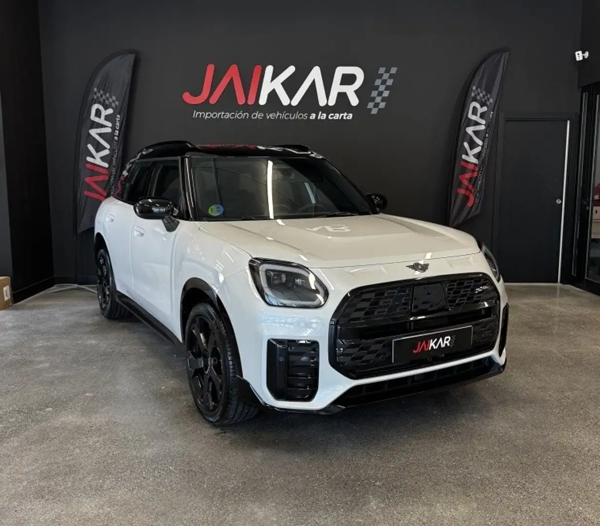 MINI One Countryman C John Cooper Works Bílá - 2