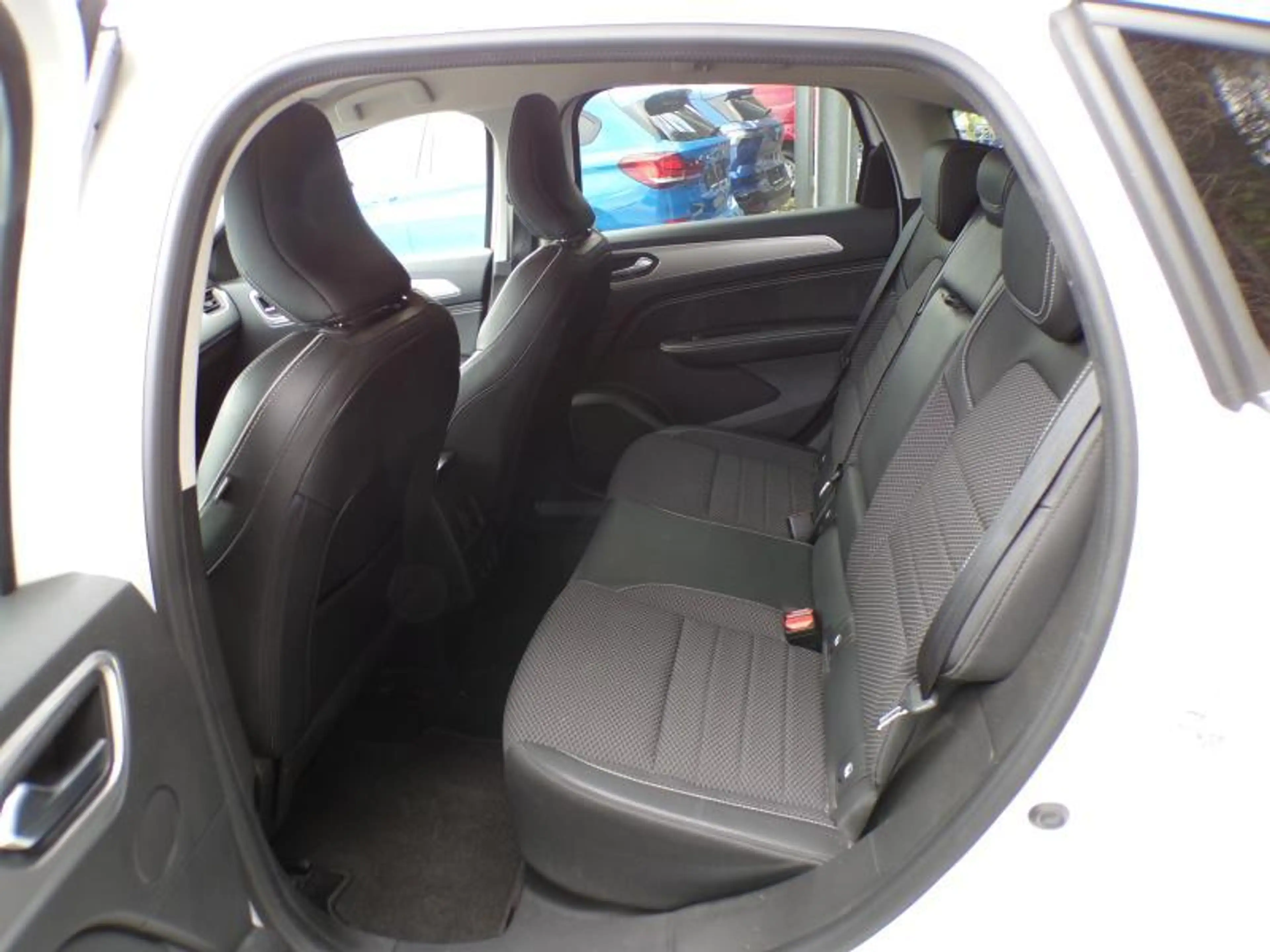 Renault Arkana 1.6 145cv Automatique Blanc  06/23 76.403km Airco — photo 7