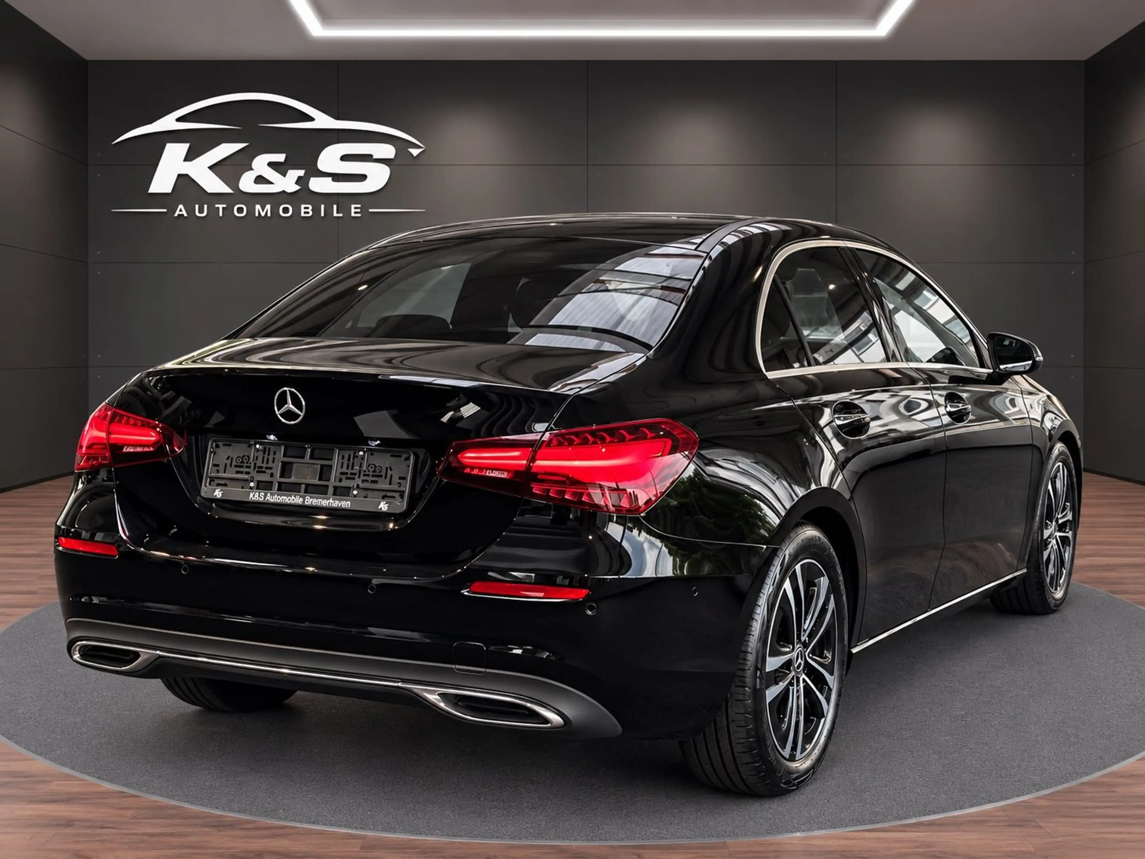 Mercedes-Benz A 200 d *LIMOUSINE*WIDESCREEN*AMBIENTE*KAM*LED* — photo 8