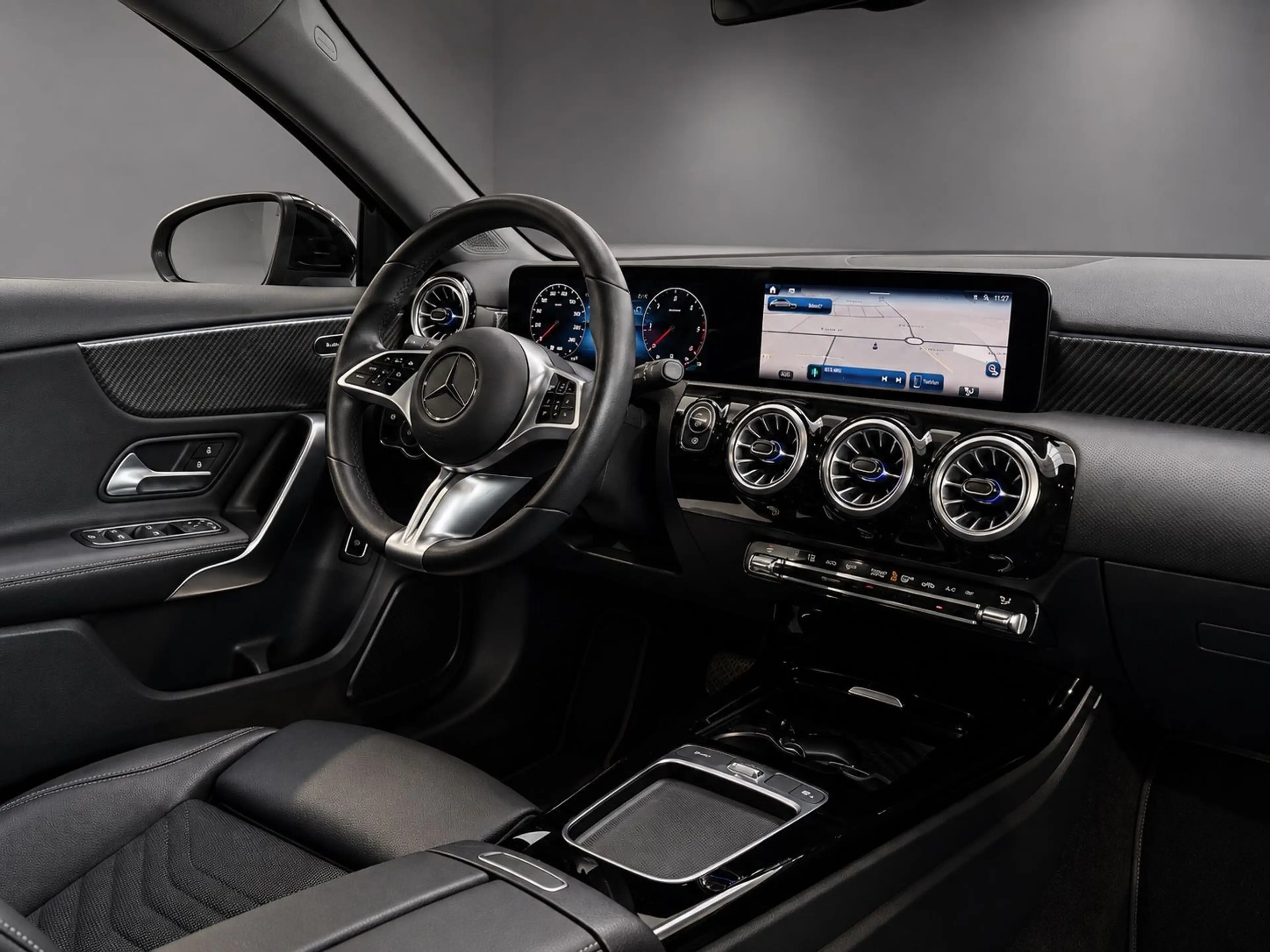 Mercedes-Benz A 200 d *LIMOUSINE*WIDESCREEN*AMBIENTE*KAM*LED* — photo 13