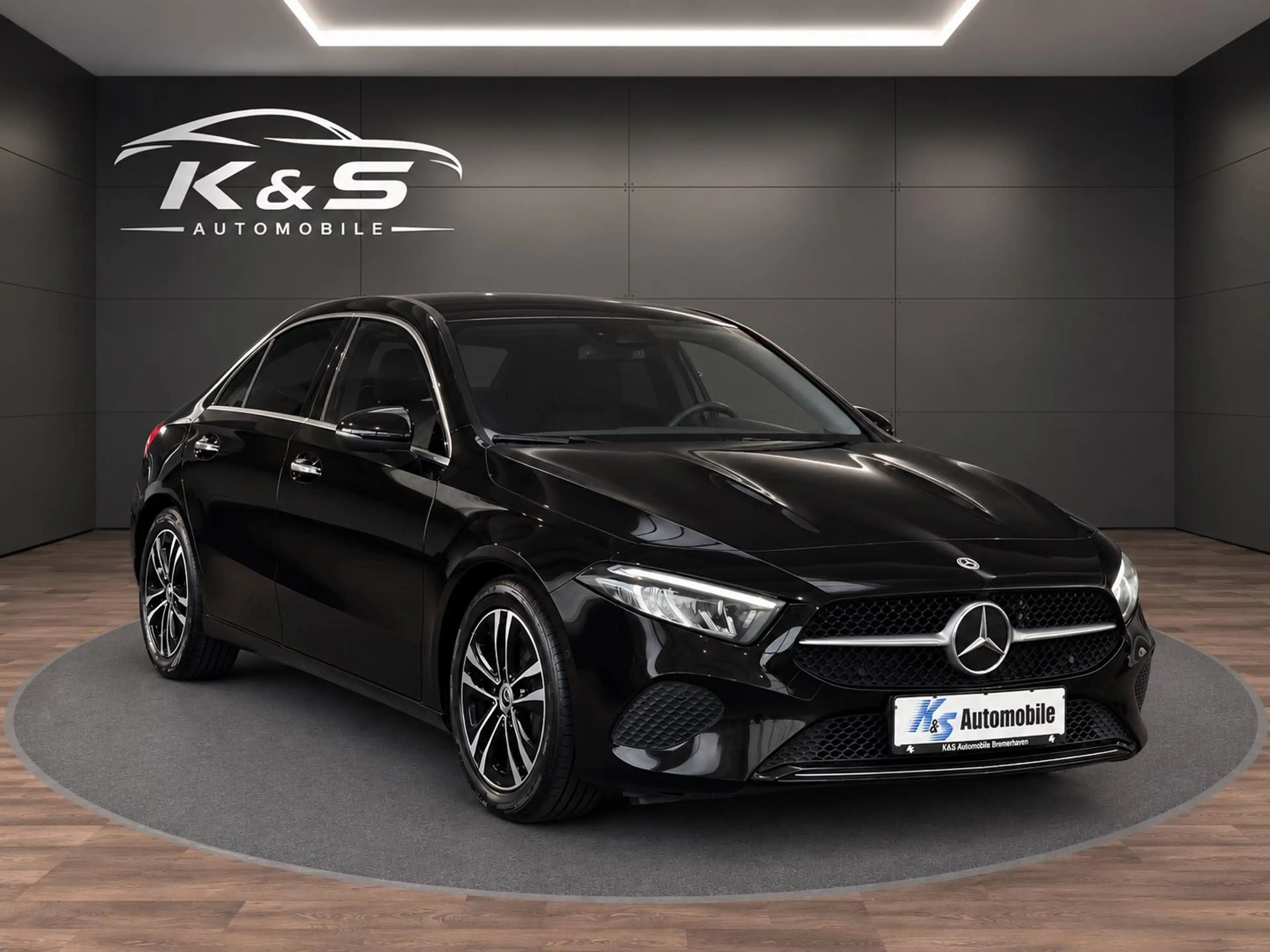 Mercedes-Benz A 200 d *LIMOUSINE*WIDESCREEN*AMBIENTE*KAM*LED*