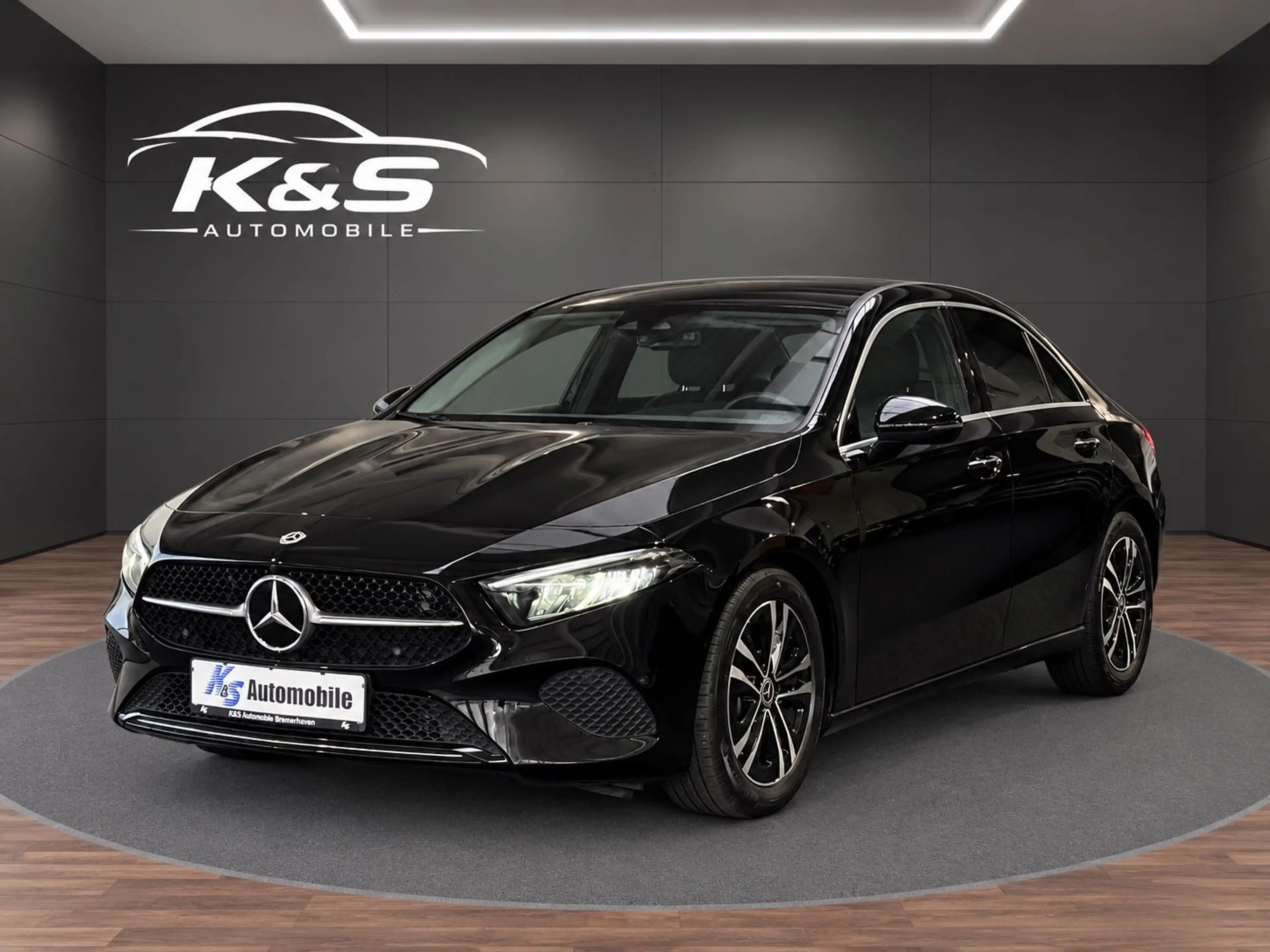 Mercedes-Benz A 200 d *LIMOUSINE*WIDESCREEN*AMBIENTE*KAM*LED* — photo 3