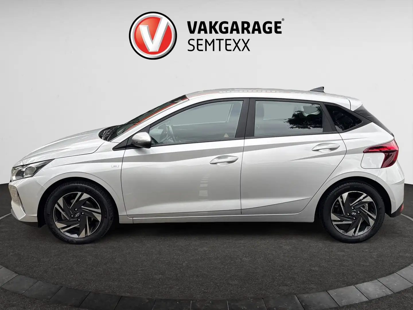 Hyundai i20 1.0 T-GDI Comfort | Airco | Cruise | Camera | PDC Grijs - 2