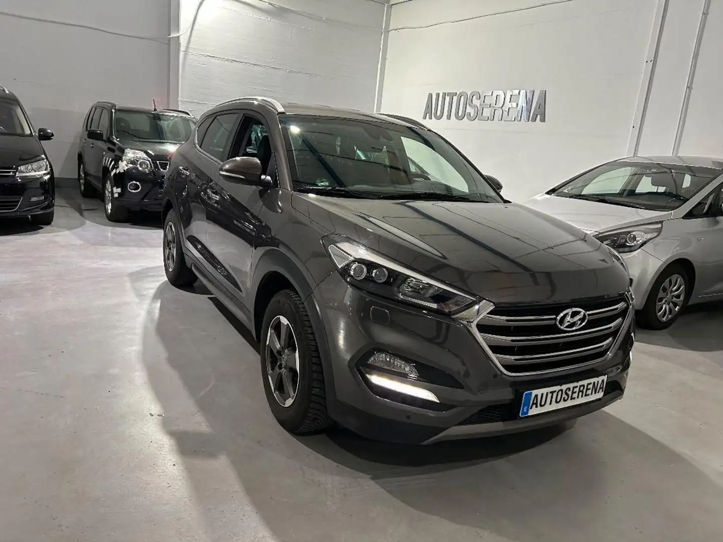 Hyundai TUCSON 2.0 CRDi 135kW 184CV Style Auto 4x4 Grijs - 1