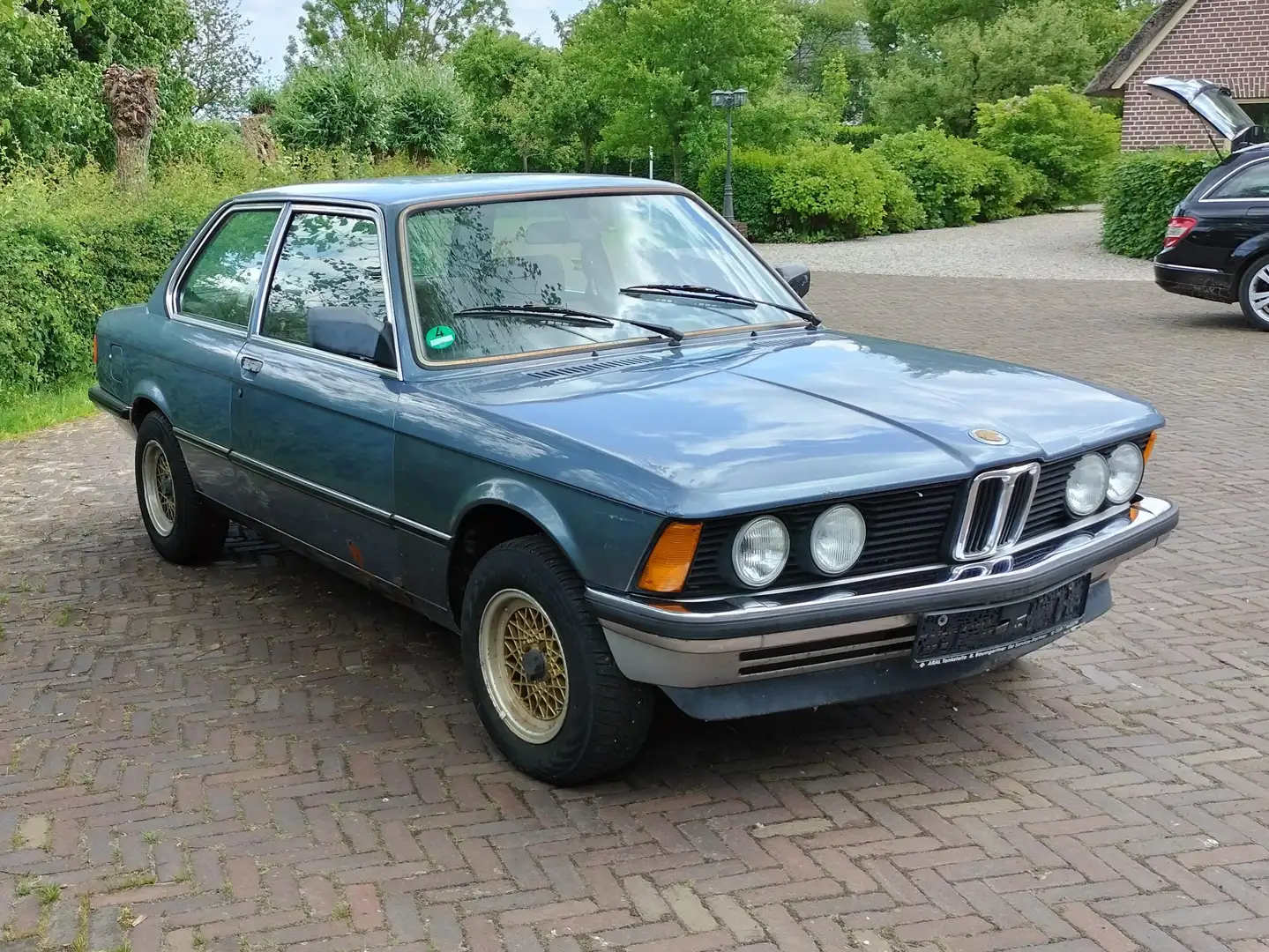 BMW 323 Blue - 2
