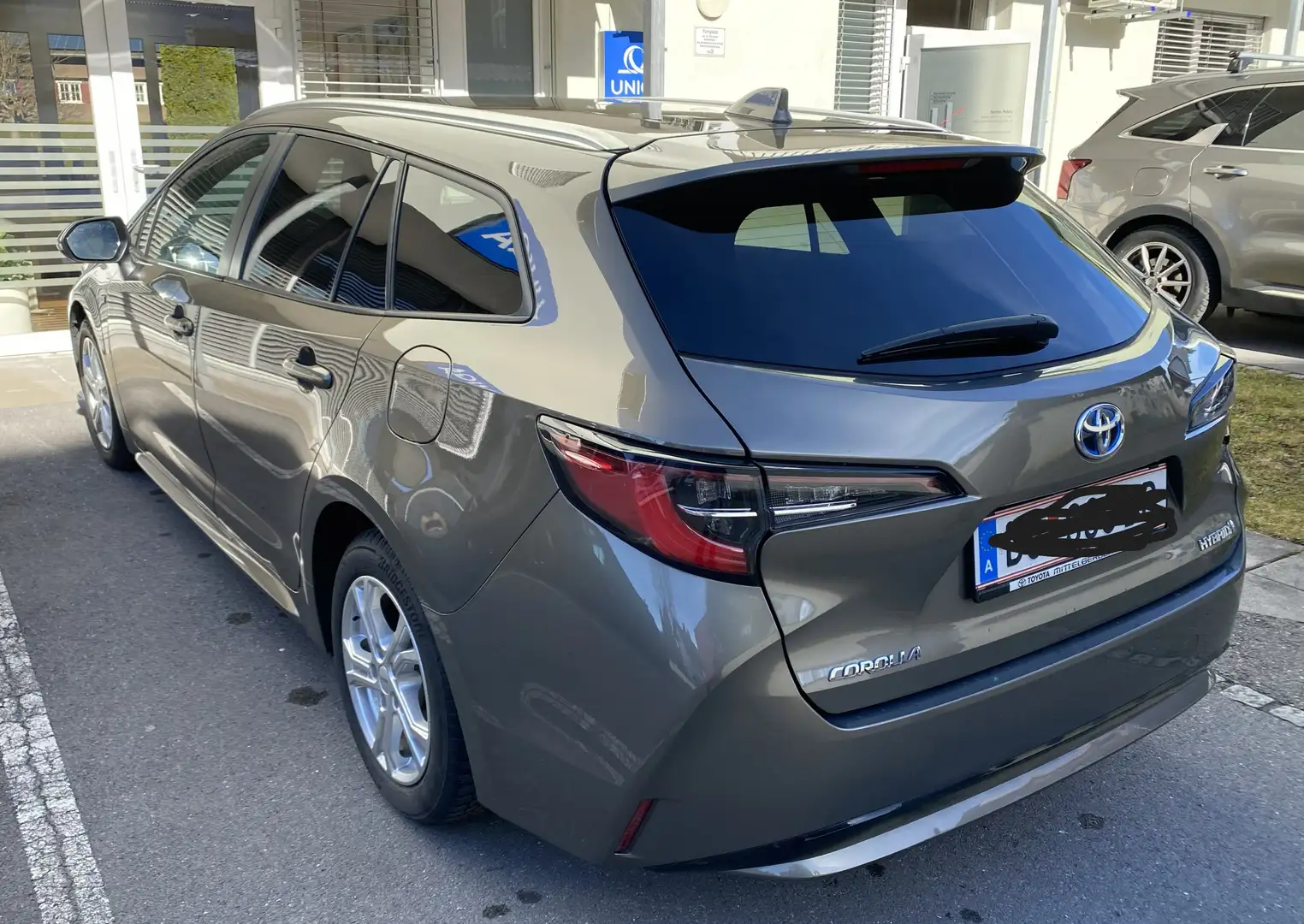 Toyota Corolla Corolla Kombi 1,8 Hybrid Active Drive Active Drive Grau - 2