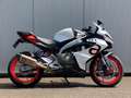 Aprilia RS 457 / Arrow uitlaat / A2 rijbewijs / 3400km van 2025 Bianco - thumbnail 1