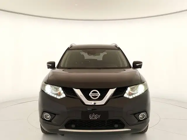 Nissan X-Trail view 3