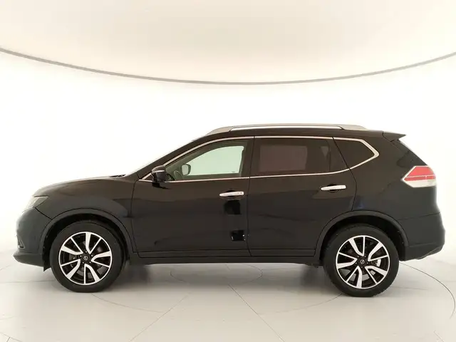 Nissan X-Trail view 8