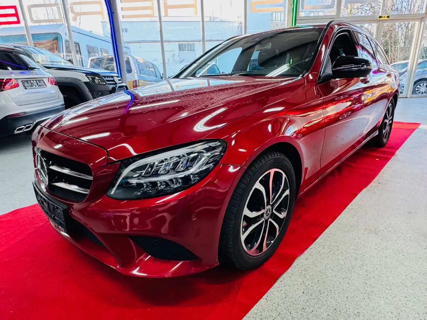 Mercedes-Benz C 200 C T-Modell W205 Facelift -Night Paket crvena - 2