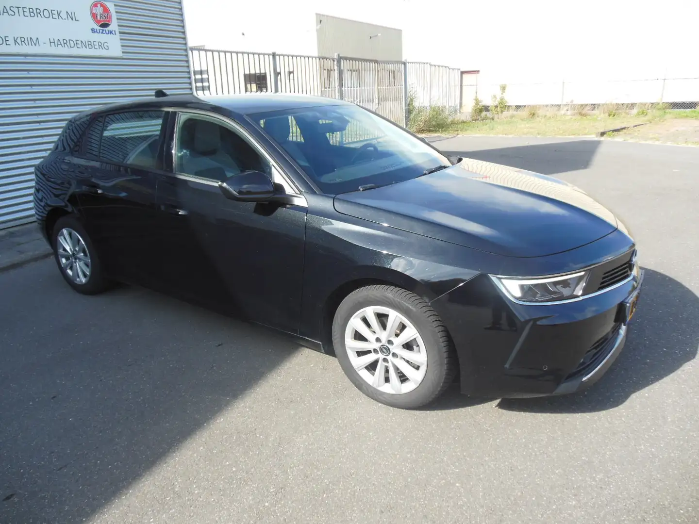 Opel Astra 1.2 Edition Staat in Hoogeveen Noir - 1