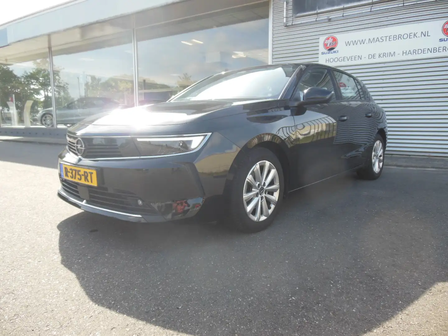 Opel Astra 1.2 Edition Staat in Hoogeveen Noir - 2