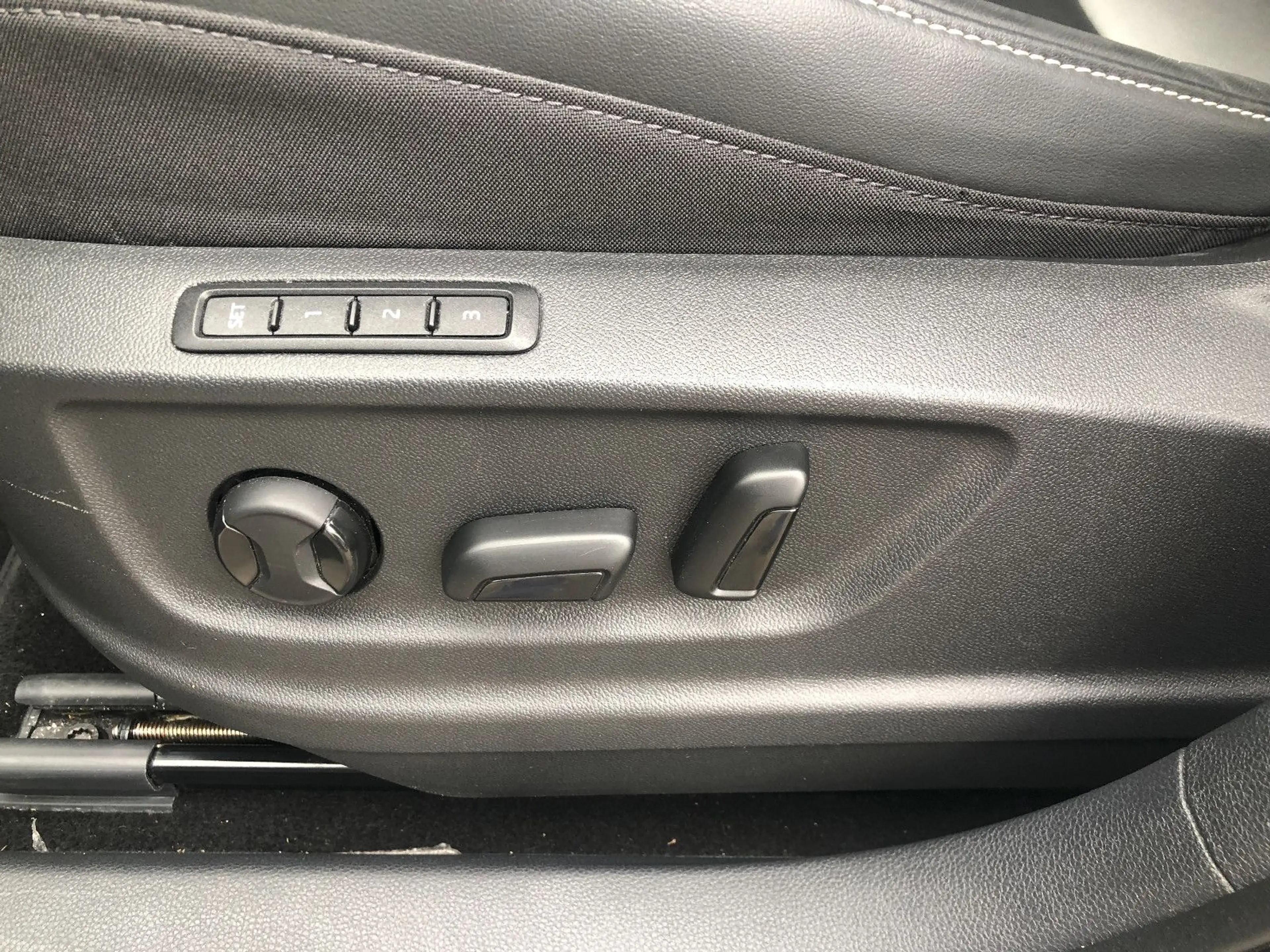 SEAT Ateca Style Autom. LEDER,NAVI,KAMERA,PDC,ALU — photo 15
