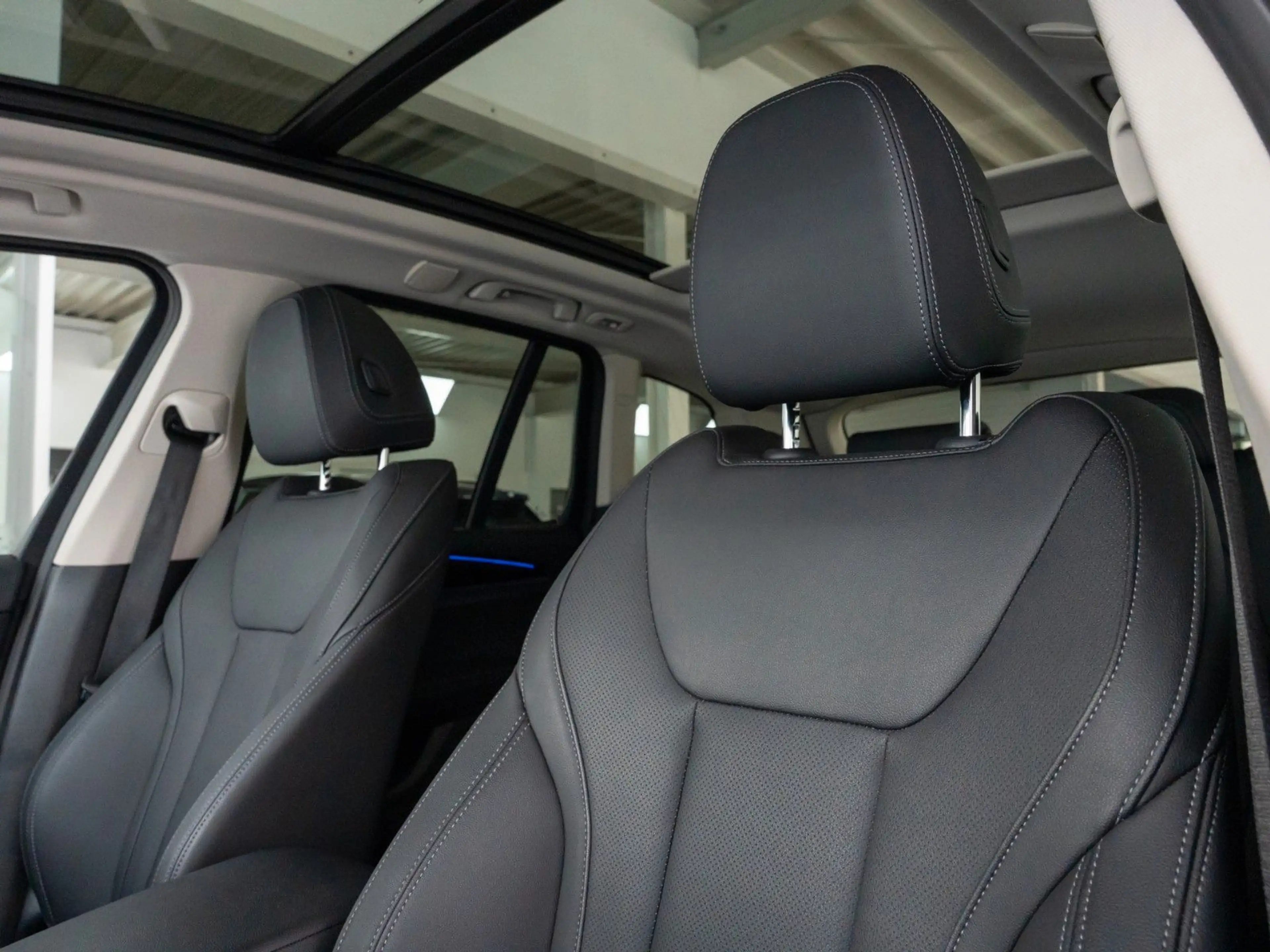 BMW X3 xD20d PANO AHK DA LenkHzg MEMORY — photo 10