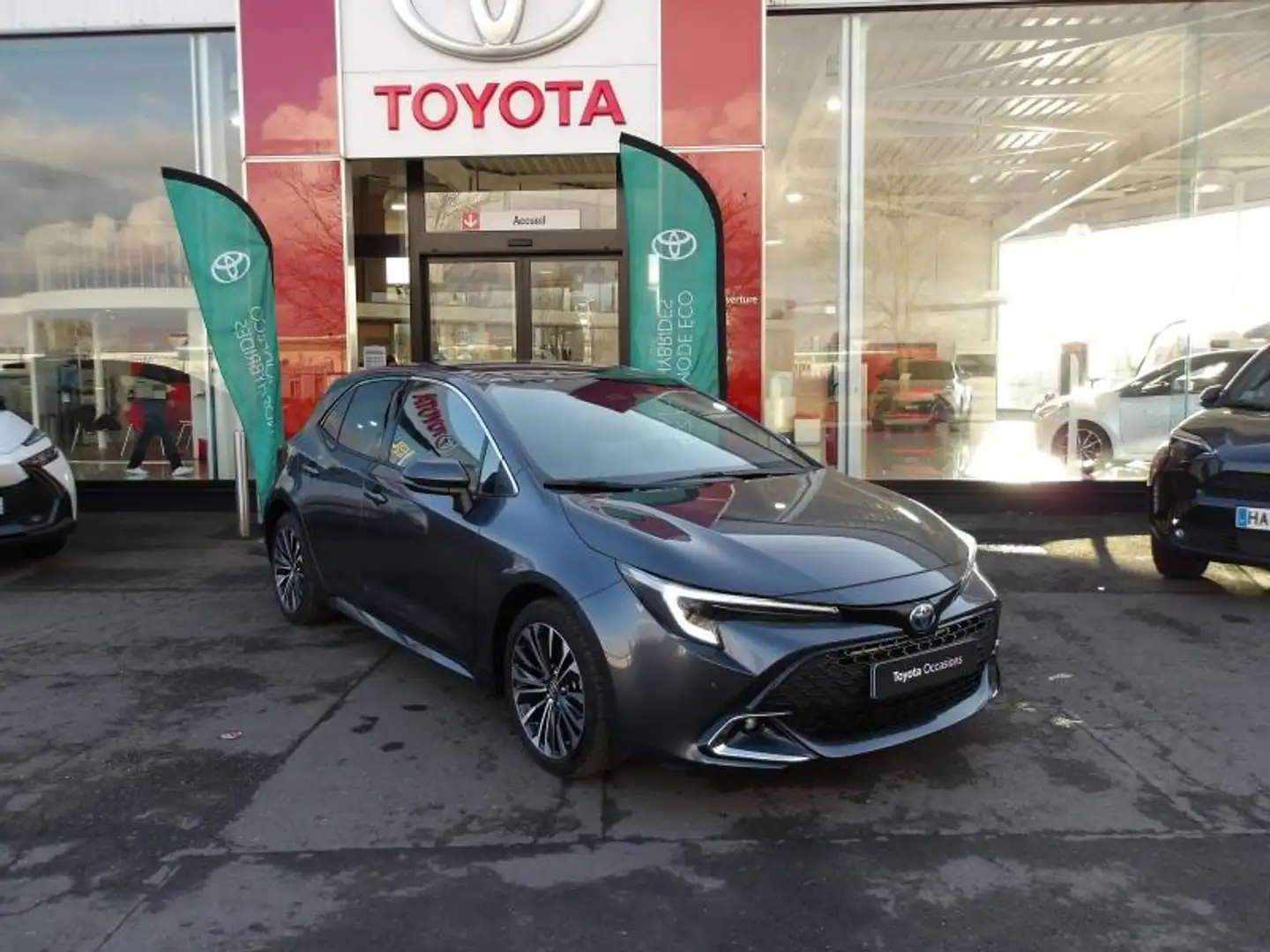 Toyota Corolla 1.8 140ch Design MY23 Gris - 1