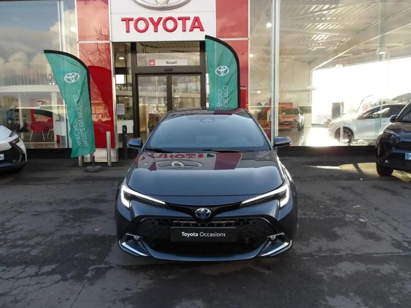 Toyota Corolla 1.8 140ch Design MY23 Gris - 2