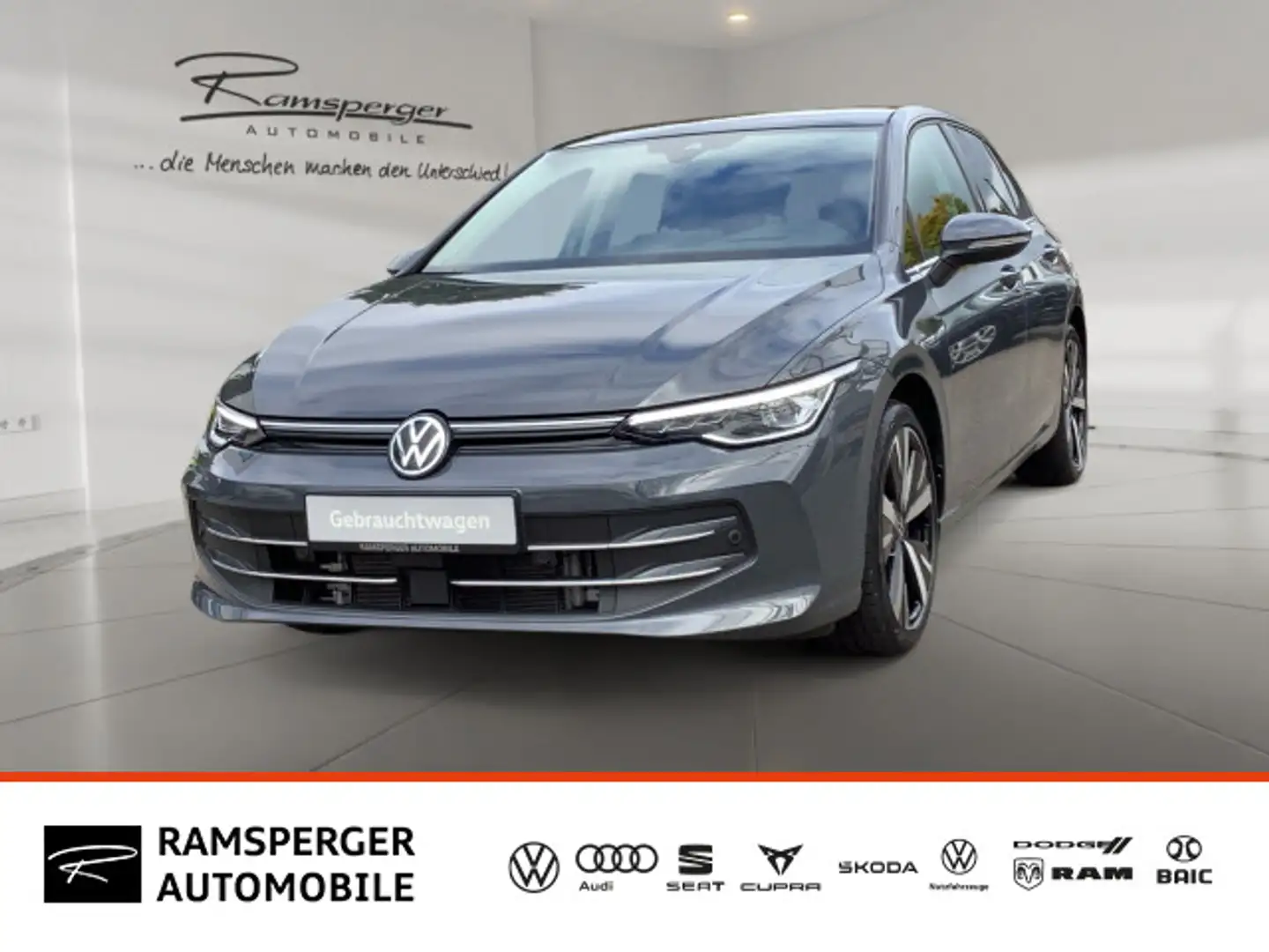 Volkswagen Golf VIII 1.5 TSI DSG Style AHK LED Pano HuD Nav Grau - 1