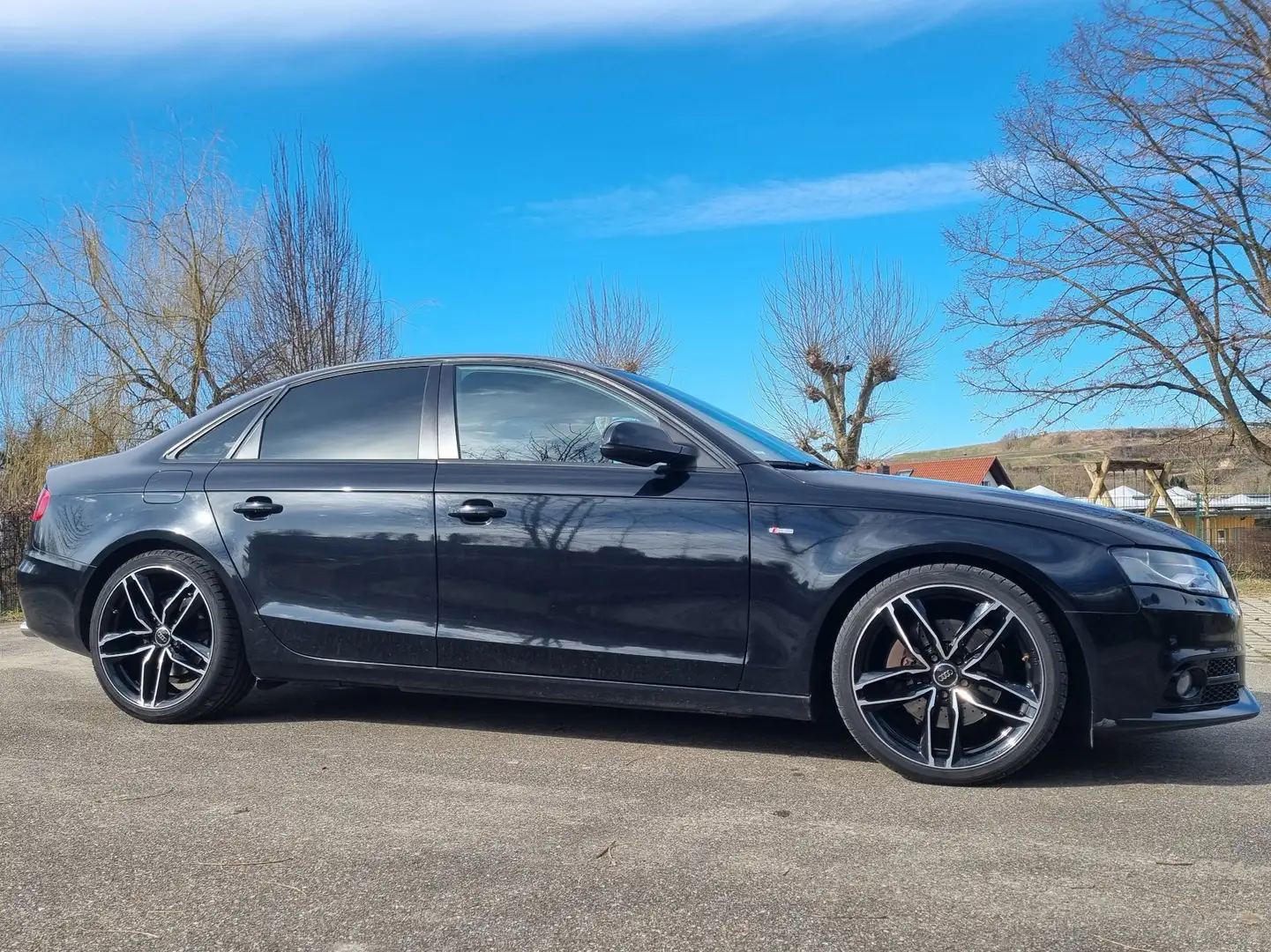 Audi A4 S line Sportpaket / plus Schwarz - 2