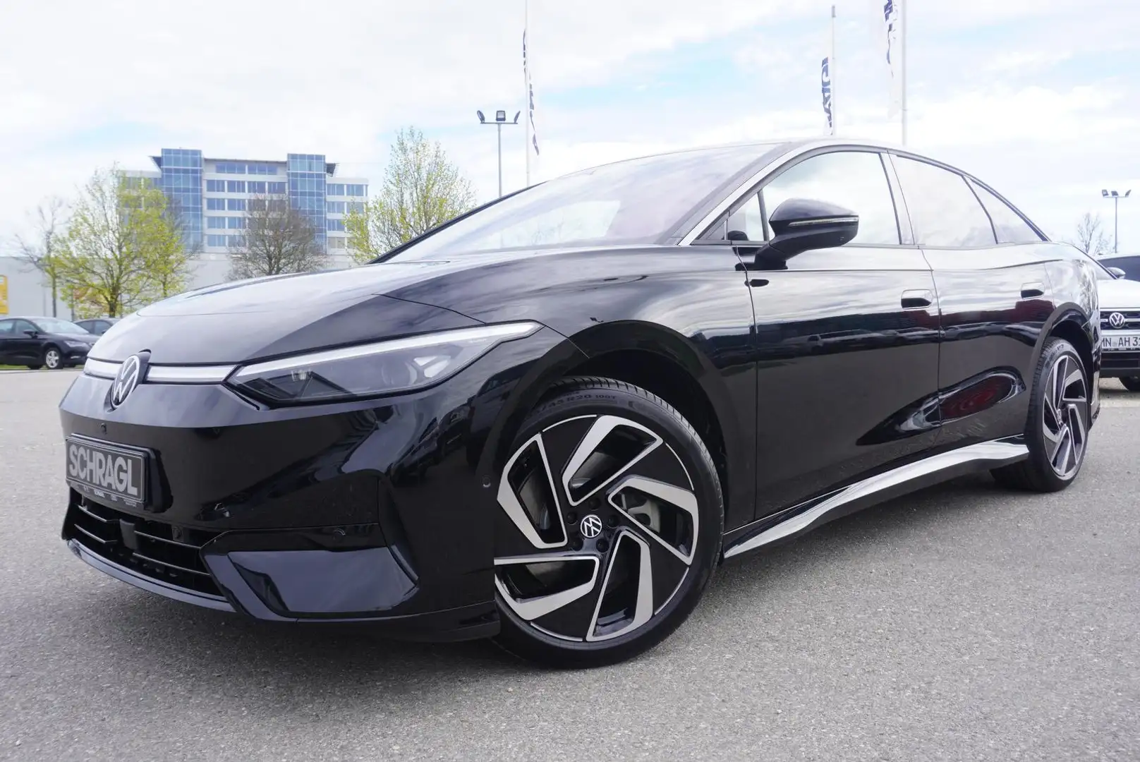 Volkswagen ID.7 210 kW Pro+AHK+NAV+ACC+KAMERA+MATRIX+HARMAN Schwarz - 1