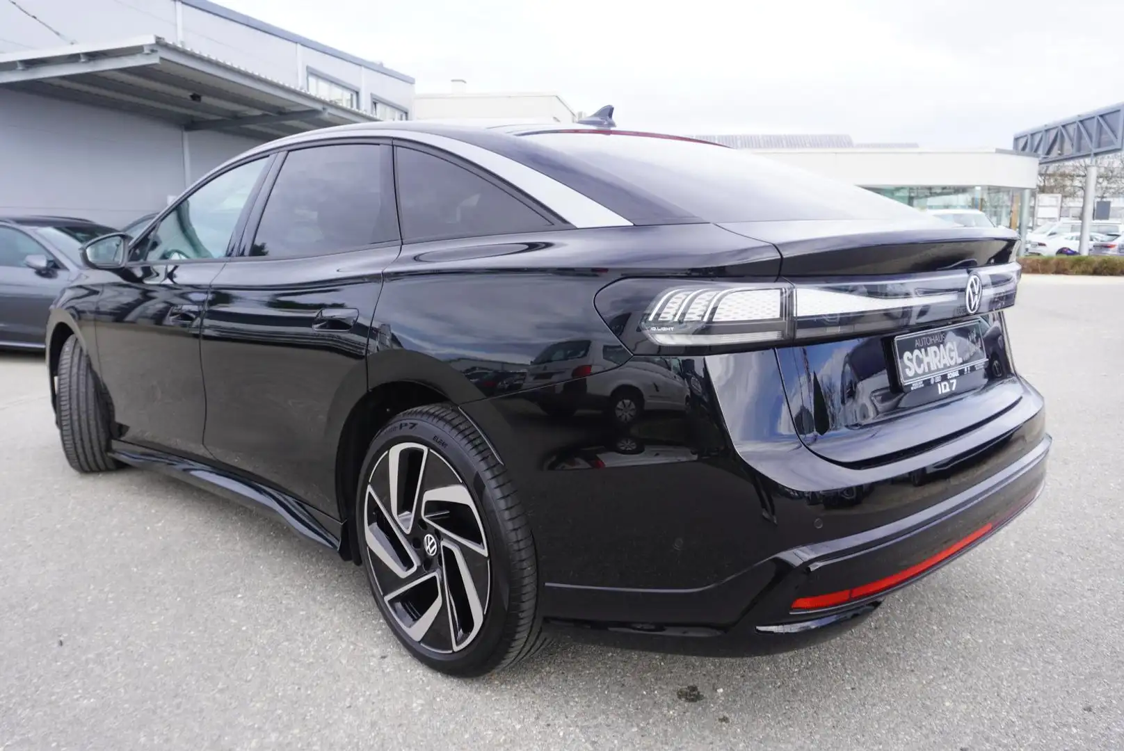 Volkswagen ID.7 210 kW Pro+AHK+NAV+ACC+KAMERA+MATRIX+HARMAN Schwarz - 2