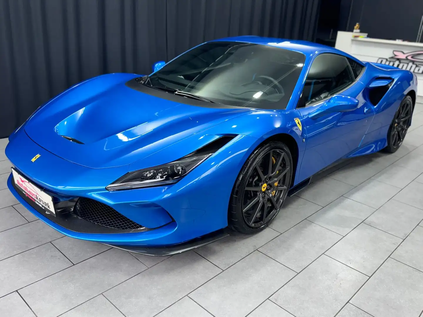 Ferrari F8 Tributo LIFT*JBL*PASS-DISPLAY*VOLL CARBON* Azul - 1