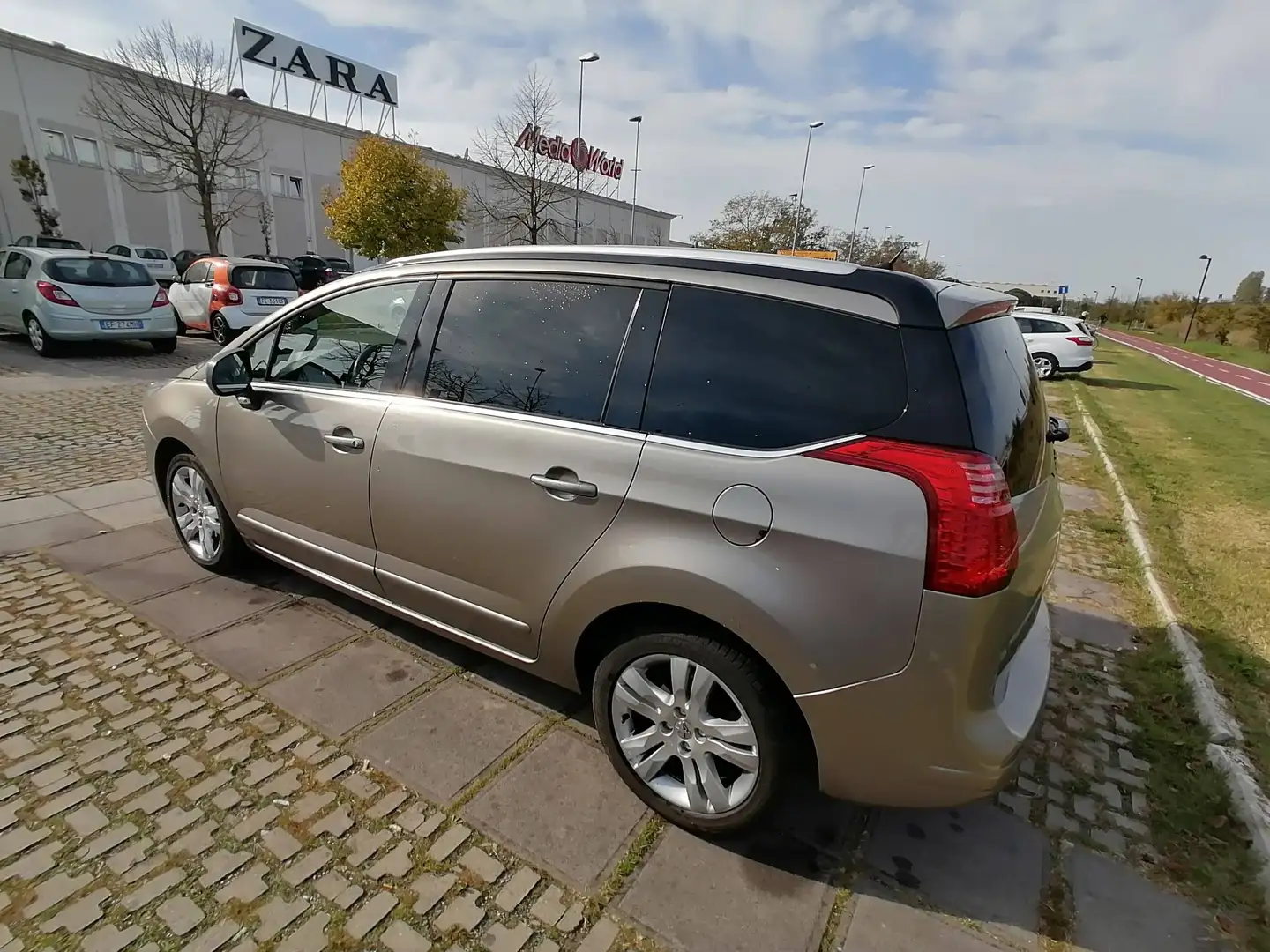 Peugeot 5008 2.0 hdi 16v Allure (feline)163cv auto - 2
