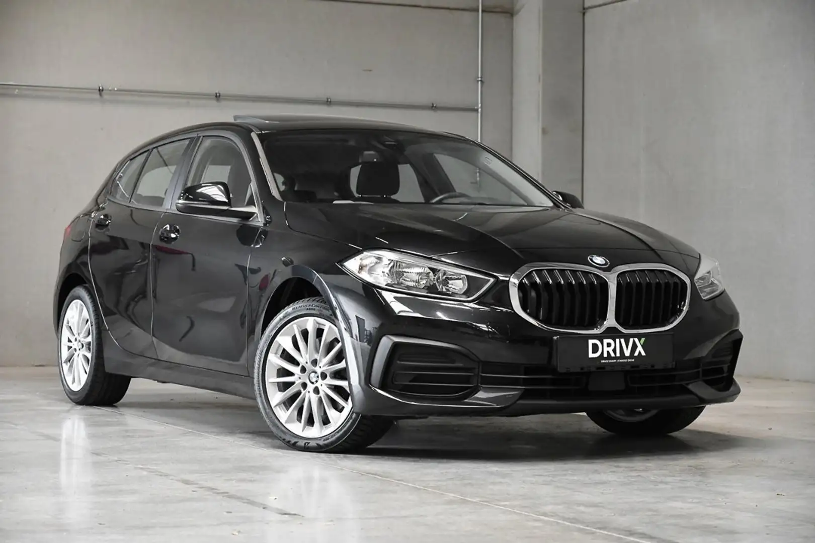 BMW 118 Panoramisch open Dak l Navi l Apple Carplay Negro - 1