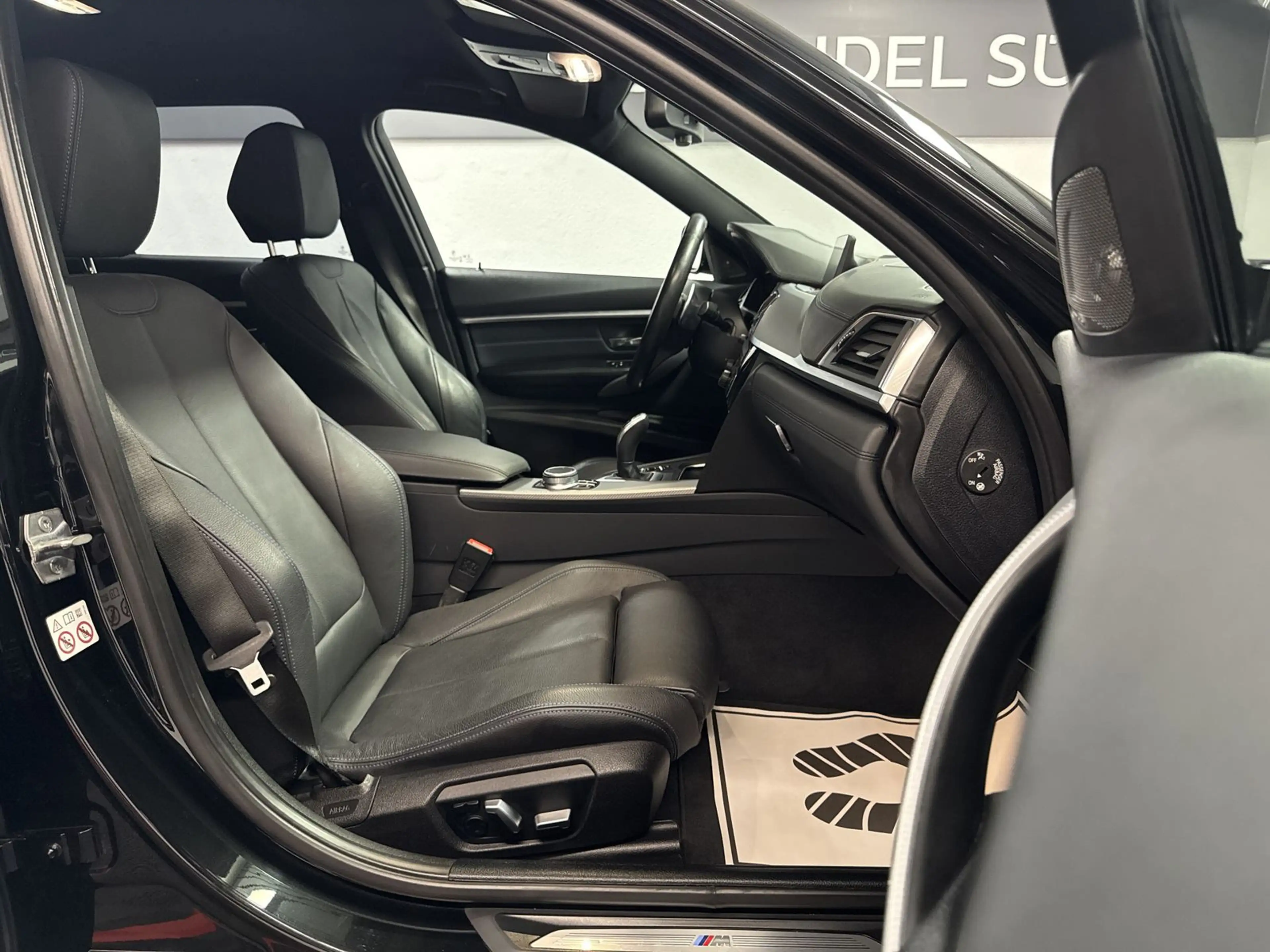 BMW 340 i xDrive M Sport*LEDER*HUD*AHK* — photo 10