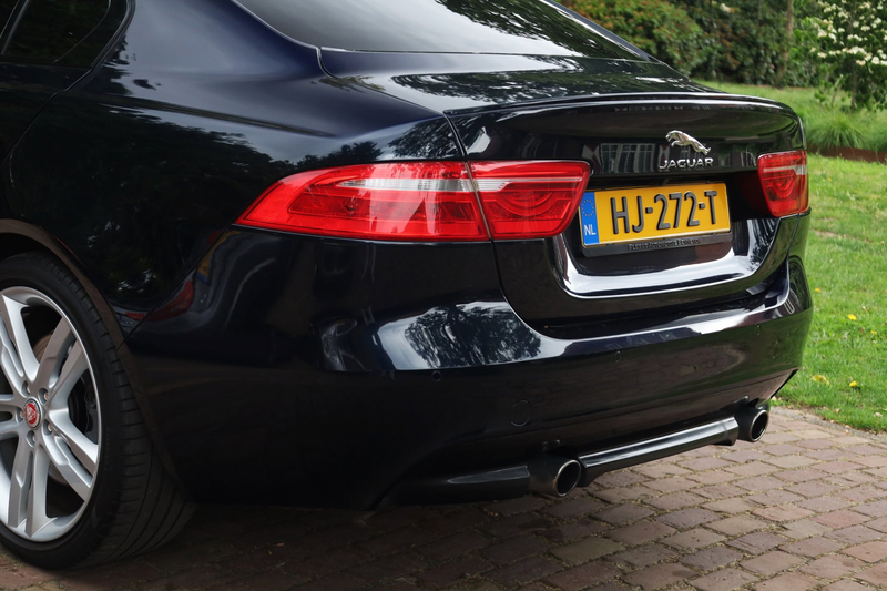 Jaguar XE 2.0 Portfolio Aut.| R-Sport | Panorama | Stoelverw — photo 13