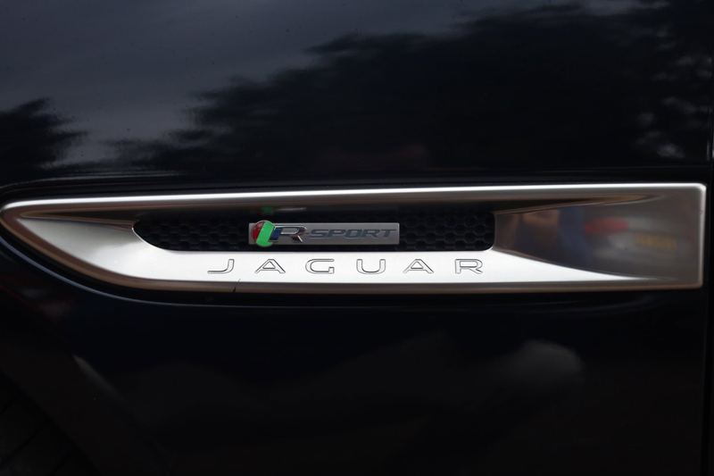 Jaguar XE 2.0 Portfolio Aut.| R-Sport | Panorama | Stoelverw — photo 14