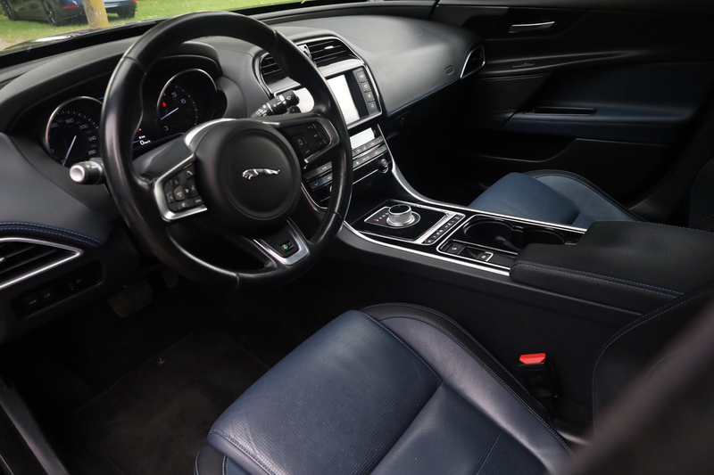 Jaguar XE 2.0 Portfolio Aut.| R-Sport | Panorama | Stoelverw — photo 2