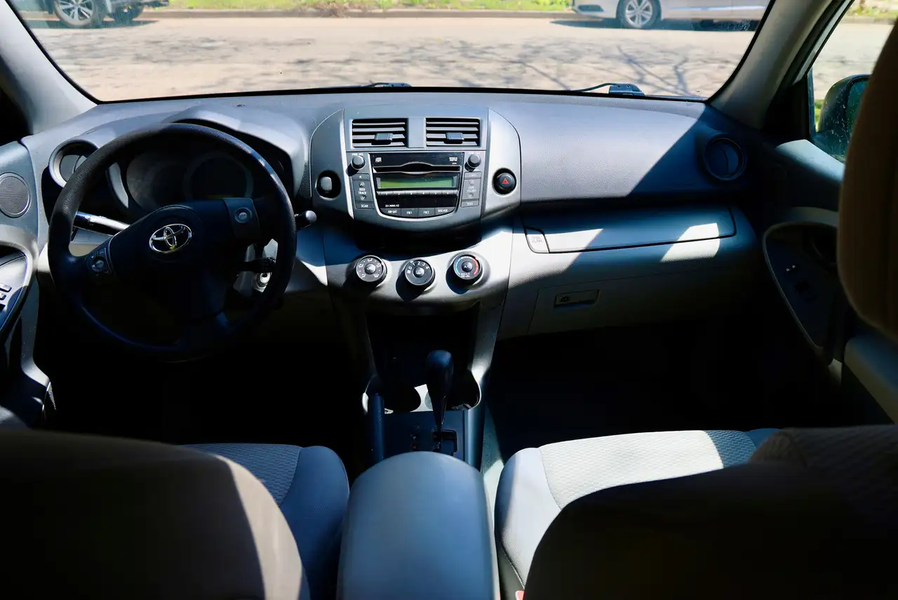 Toyota RAV 4 снимка Toyota RAV 4