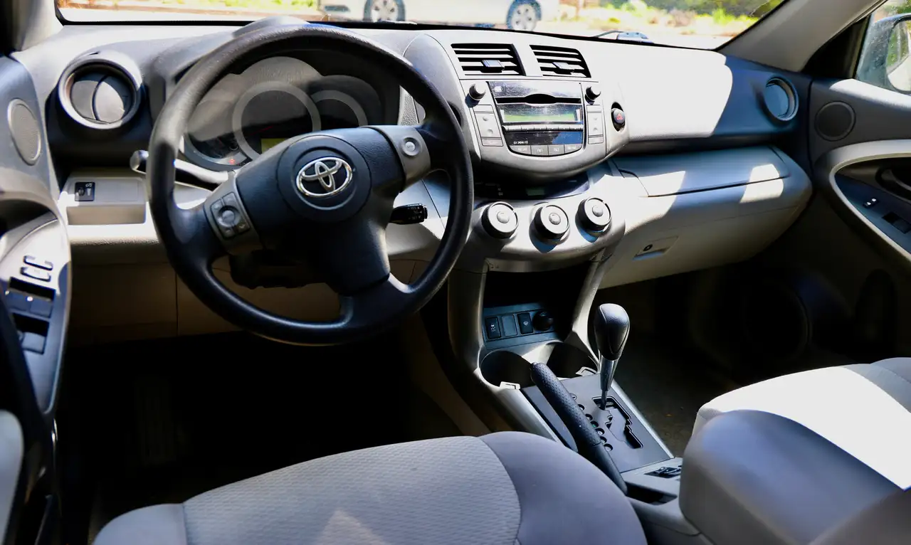 Toyota RAV 4 снимка Toyota RAV 4