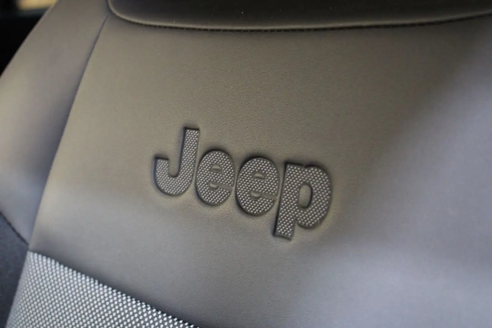 Jeep Avenger 1.2 Longitude 100 Gris - 2