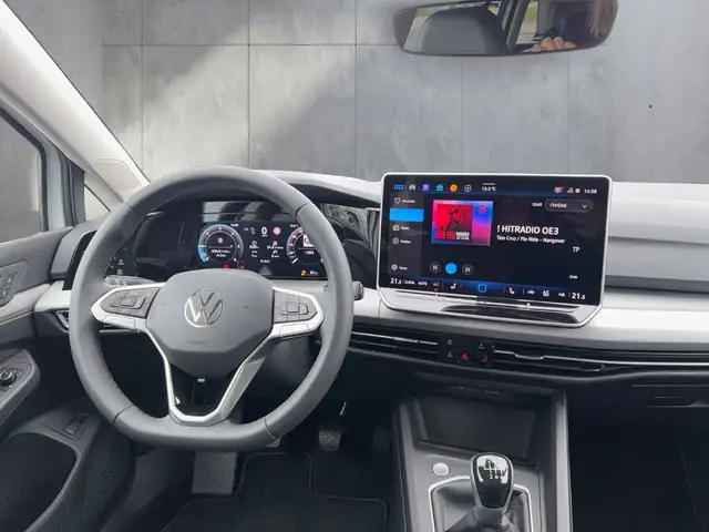 Volkswagen Golf view 11