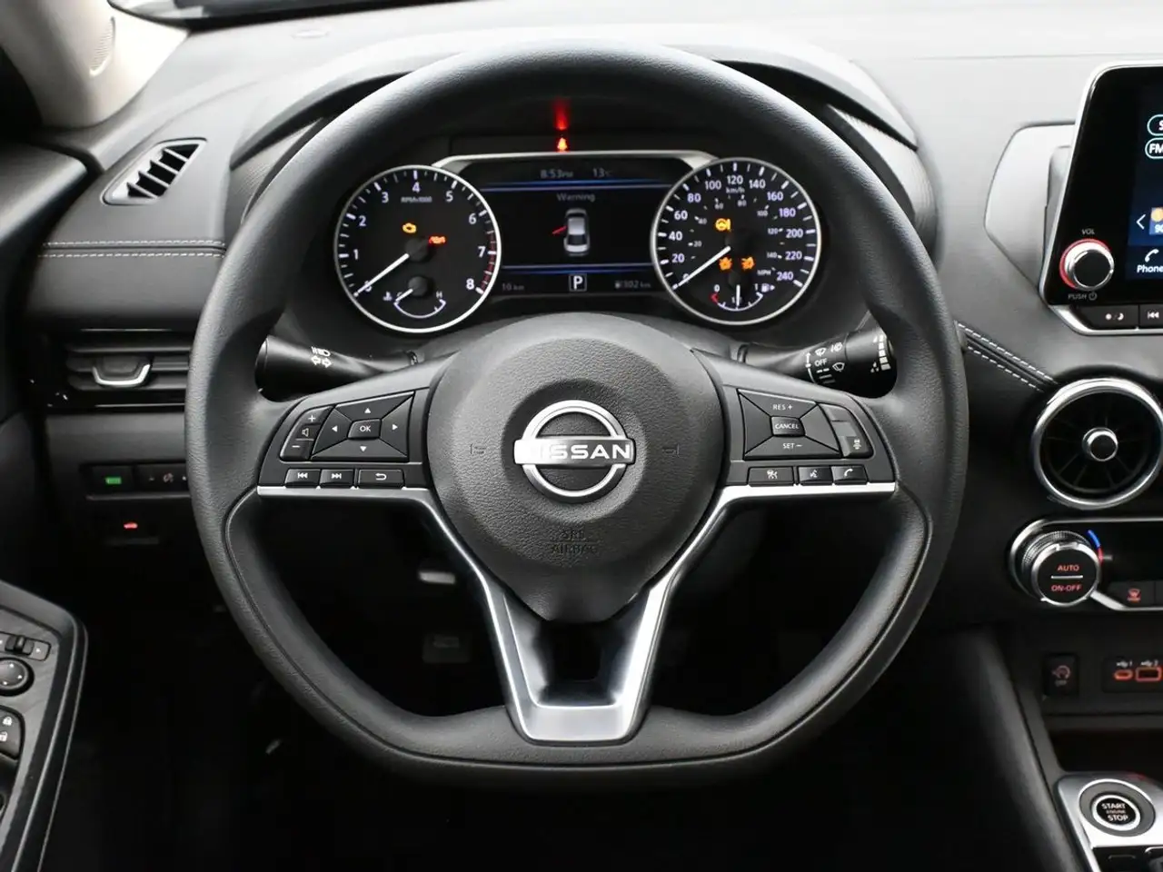 Nissan Sentra снимка Nissan Sentra