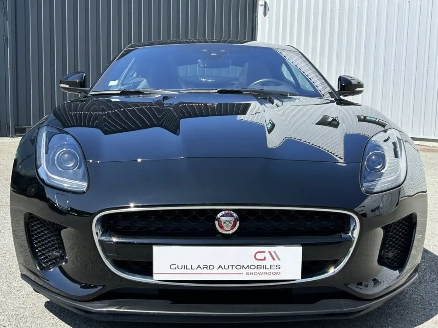 Jaguar F-Type 2.0T 300ch BVA8 Noir - 2
