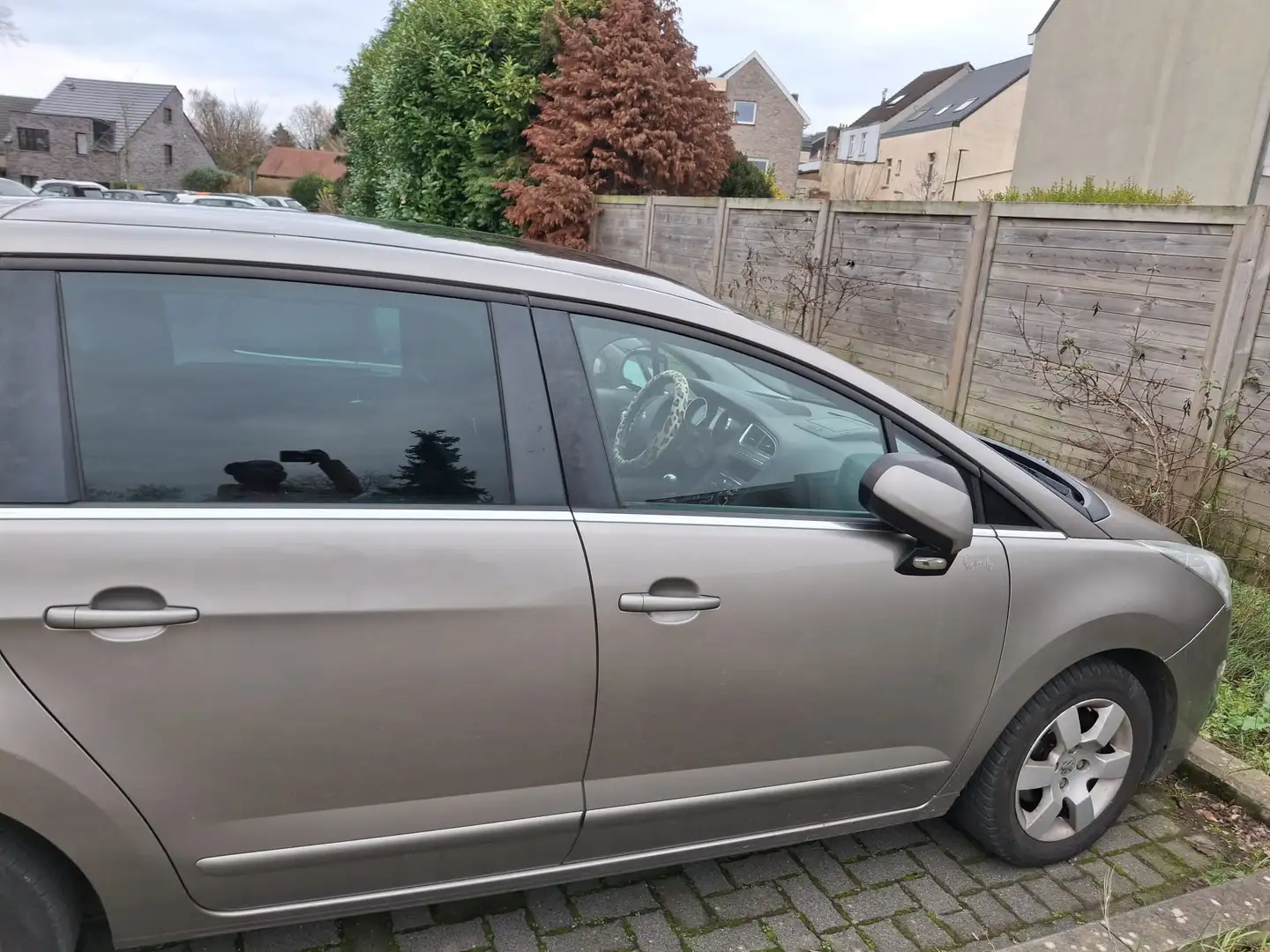 Peugeot 5008 5008 1.6i Access Grijs - 1