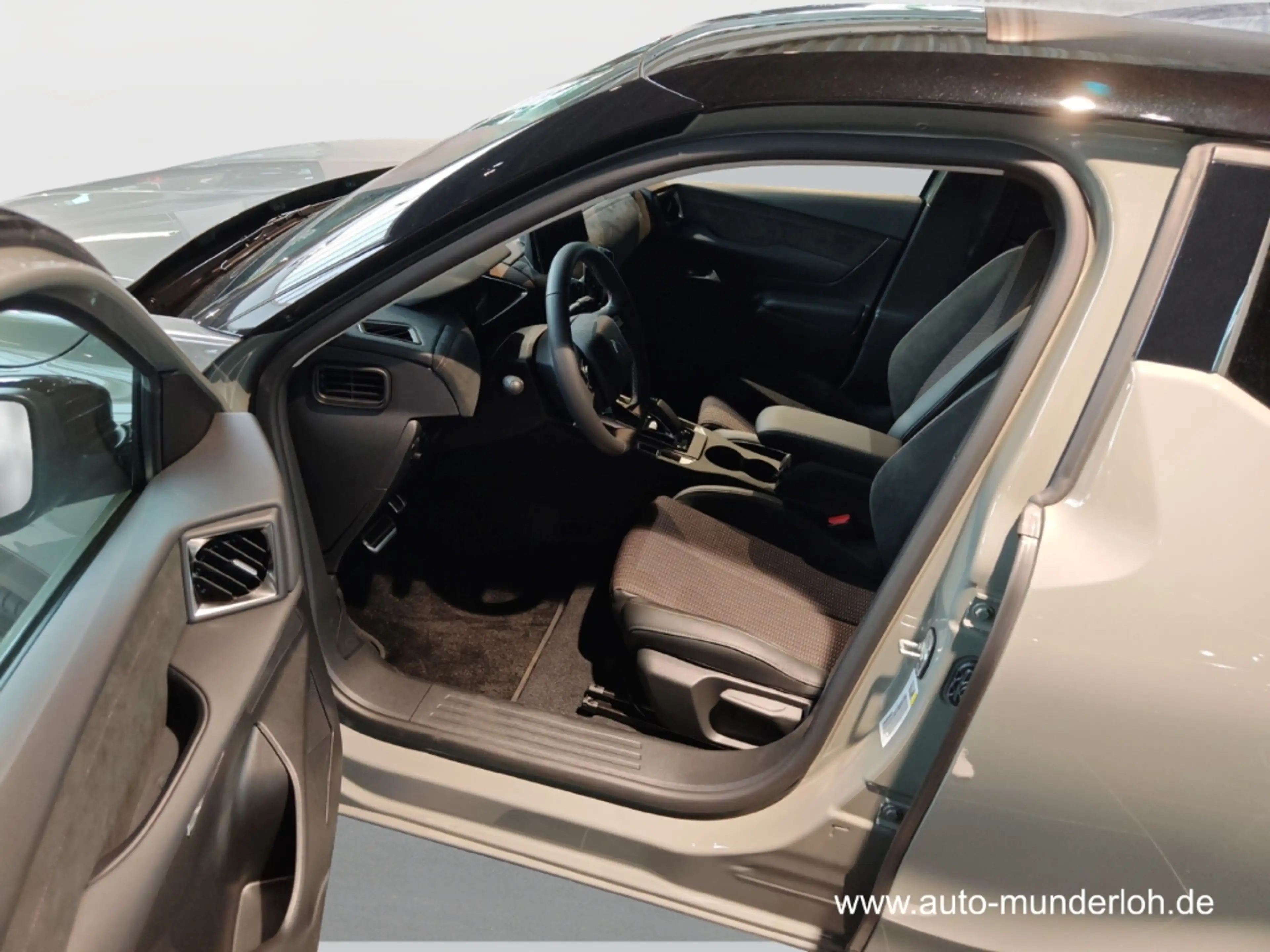DS Automobiles DS 3 E-TENSE PERFORMANCE-LINE+ NAVI HEAD-UP SHZ KEYLES — photo 10