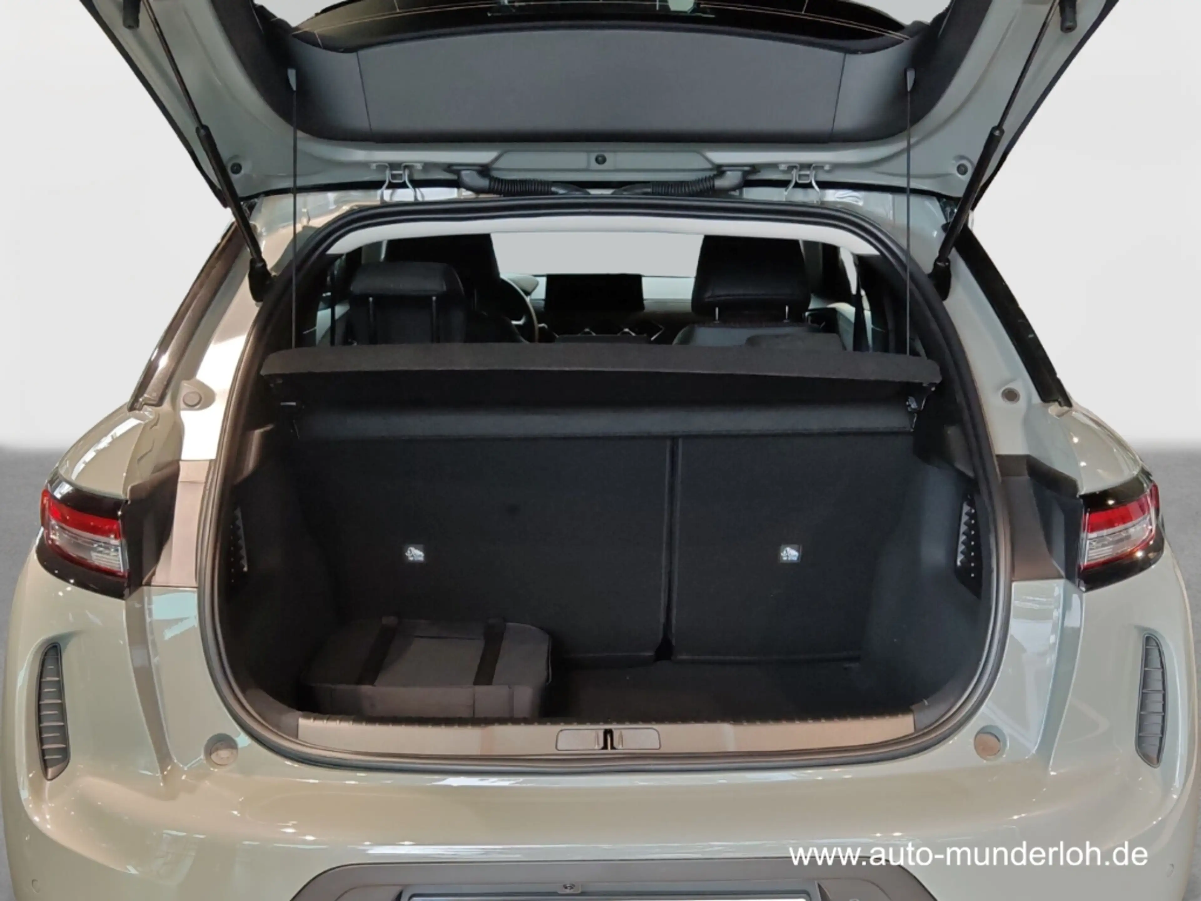 DS Automobiles DS 3 E-TENSE PERFORMANCE-LINE+ NAVI HEAD-UP SHZ KEYLES — photo 6
