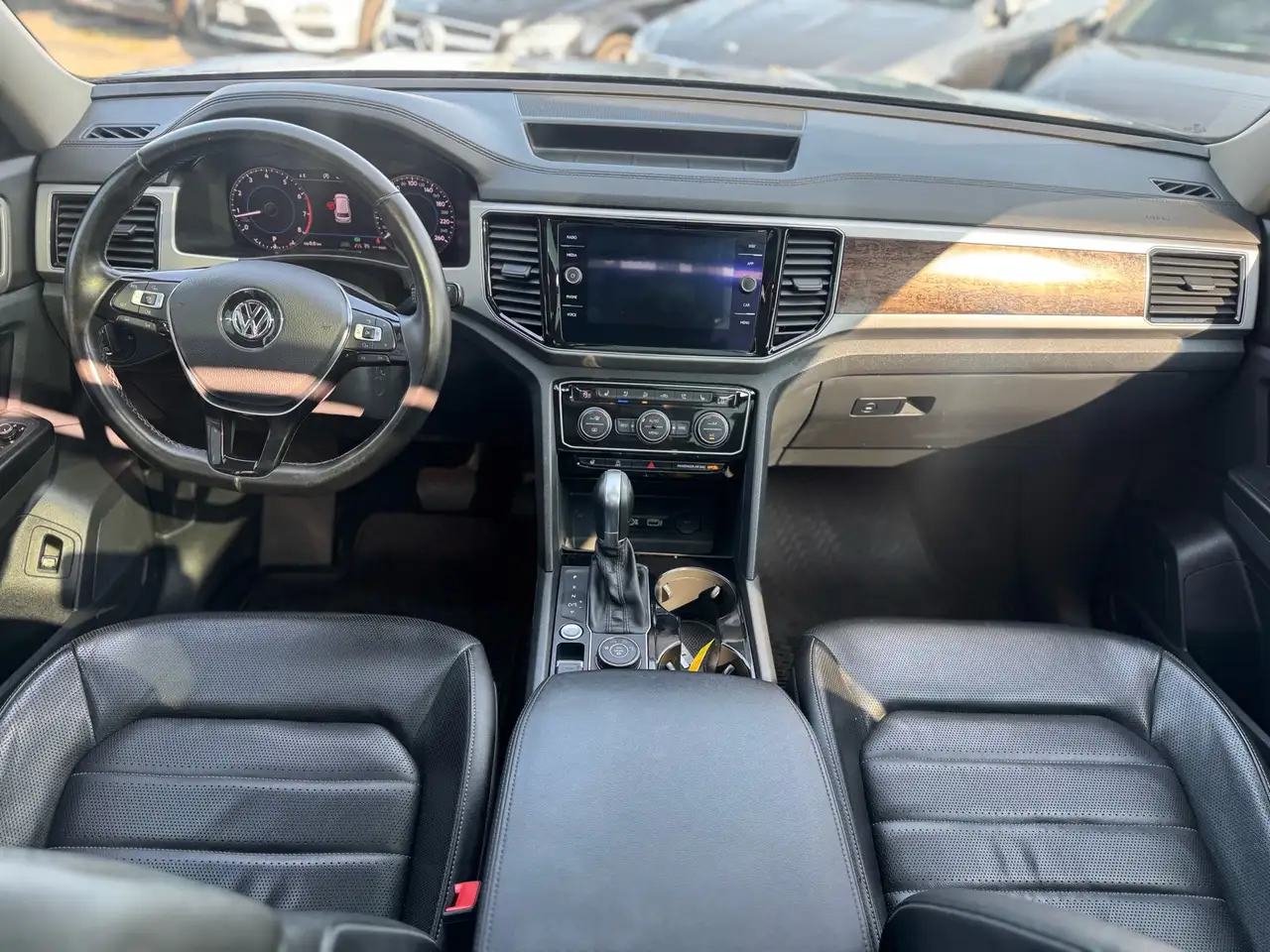 Volkswagen Atlas снимка Volkswagen Atlas