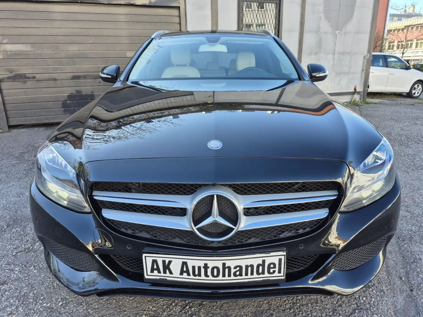 Mercedes-Benz C 180 T CGI Avantgarde Navi Zwart - 2
