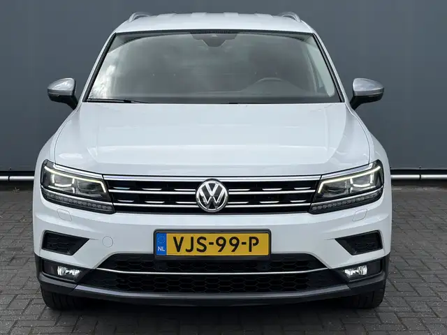 Volkswagen Tiguan Allspace view 5