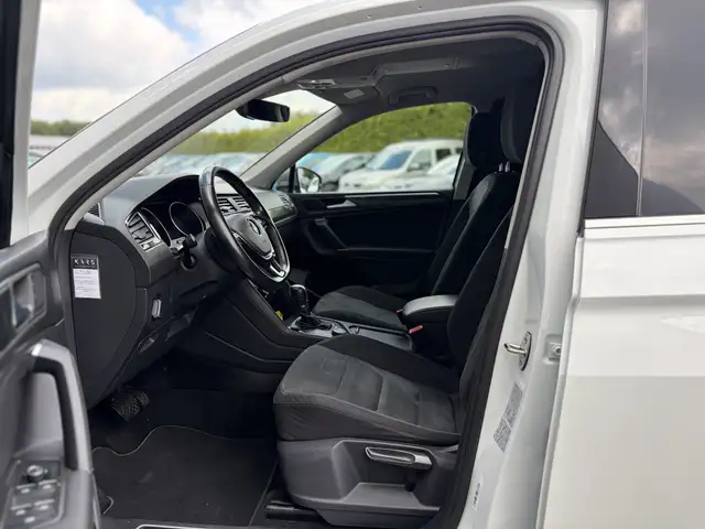 Volkswagen Tiguan Allspace view 6