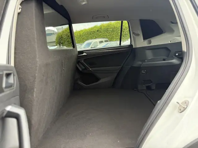 Volkswagen Tiguan Allspace view 10
