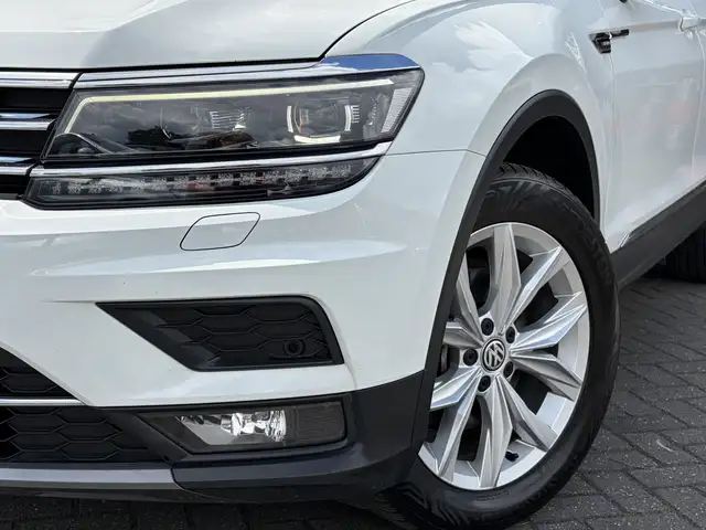 Volkswagen Tiguan Allspace view 11