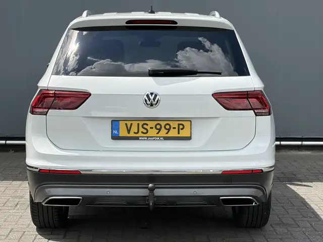 Volkswagen Tiguan Allspace view 9