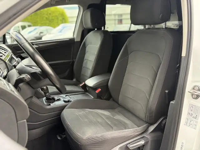Volkswagen Tiguan Allspace view 8
